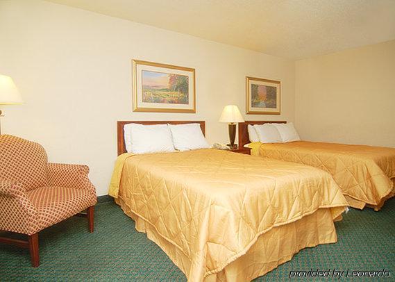 Days Inn By Wyndham Ozark Habitación foto